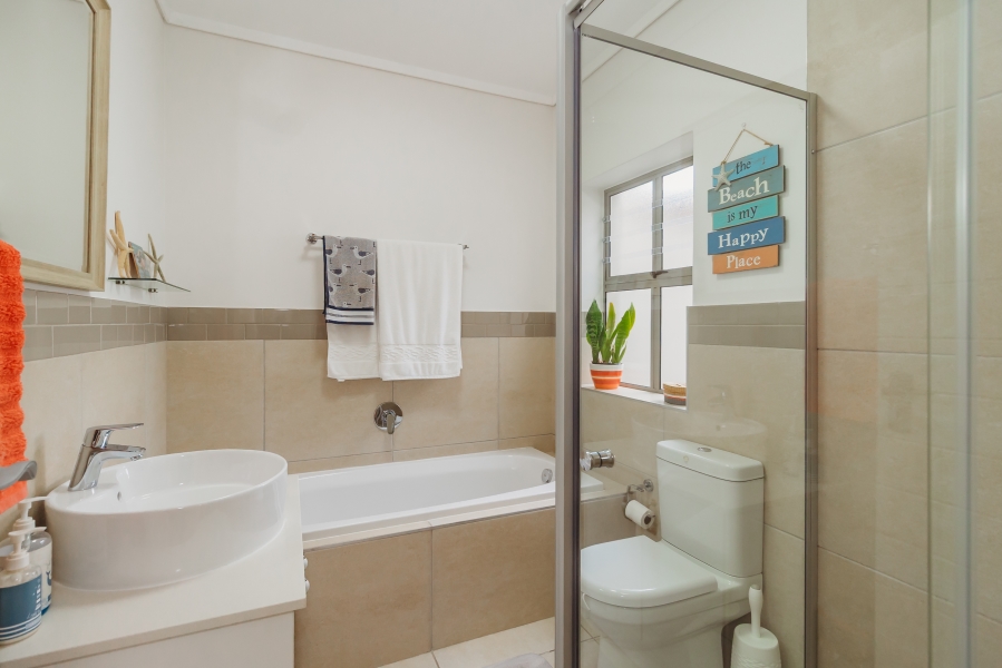 4 Bedroom Property for Sale in Mont Fleur Mountain Estate Western Cape